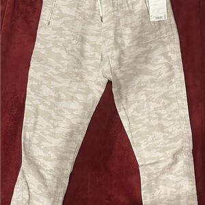 Cabo Tide Linen Joggers - light tan camouflage